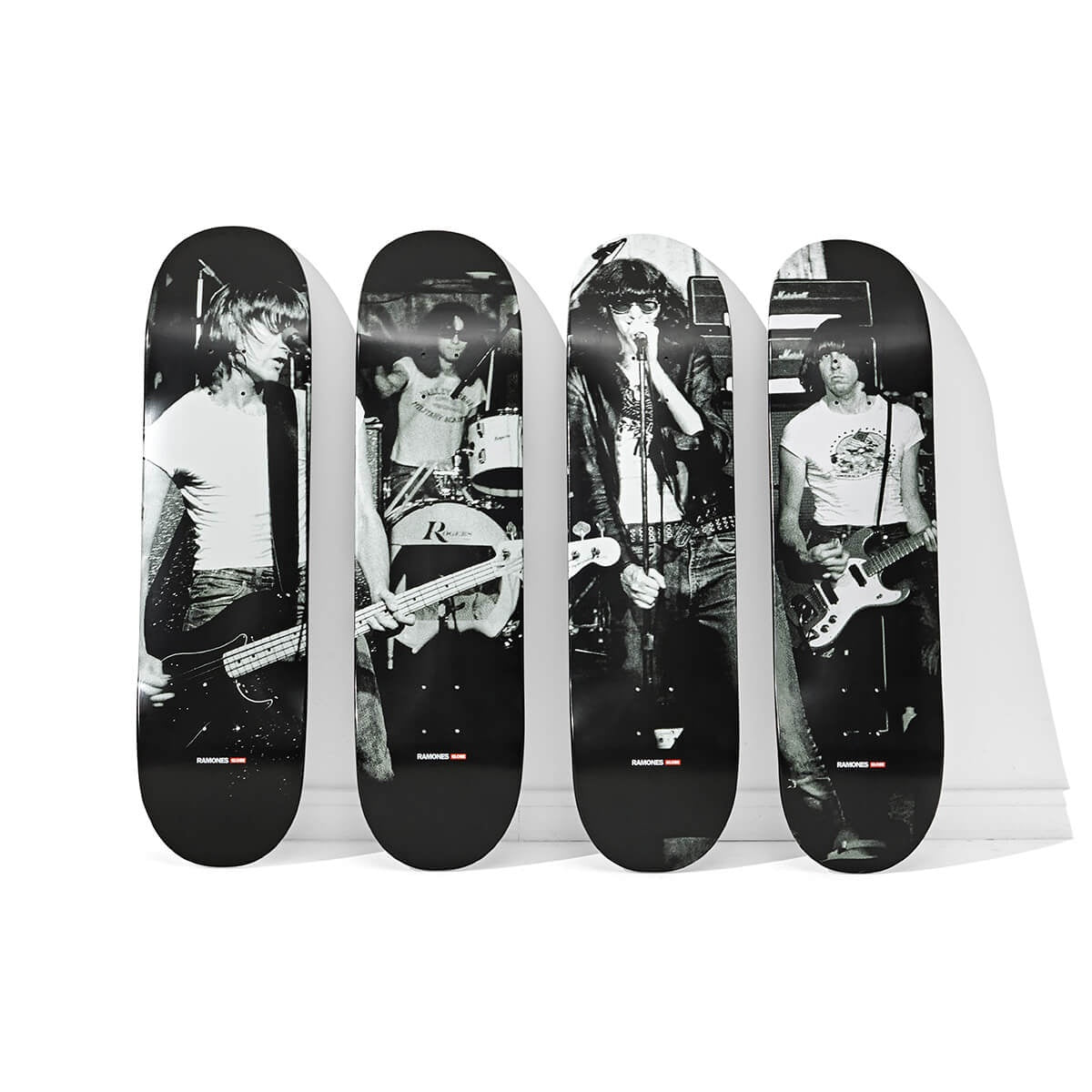 GLOBE RAMONES ON STAGE COLLECTOR'S SET 4 DECKS + BAG